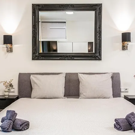 Apartment Old Town Riverside Prag